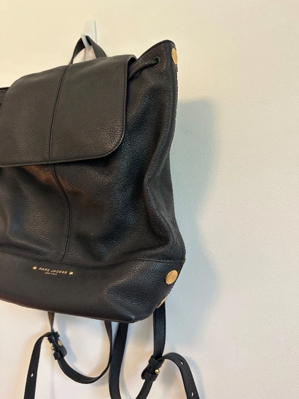 Marc Jacobs Drawstring Backpack in Black Pebbled Leather